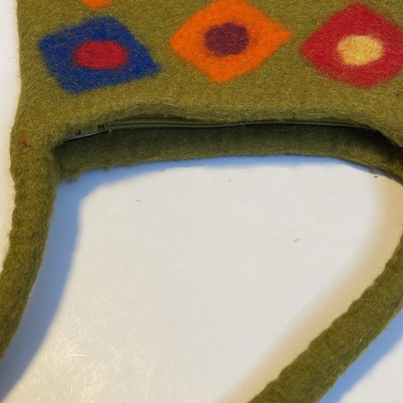 🆕 Handmade Felted Wool Green Hobo Bag with Multicoloured Square Pattern - Picture 9 of 10